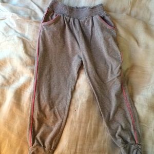 Hanna Andersson joggers in heather gray 110